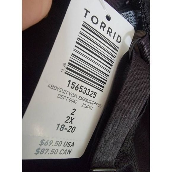 Torrid Valentine Underwire Heart Embroidered Bodysuit Size 2 - Picture 4 of 4